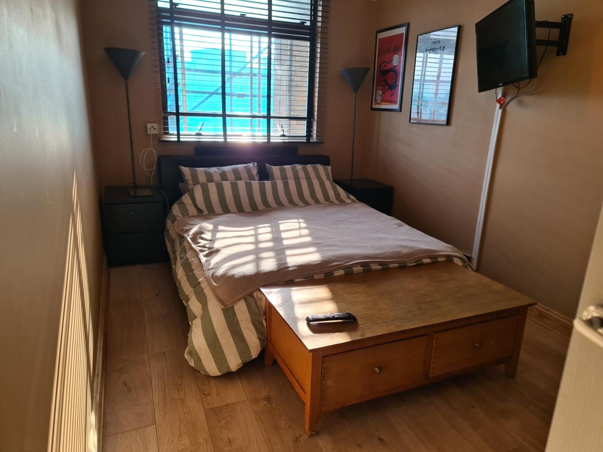 Cheap Kensington Apartment Central Лондон Экстерьер фото